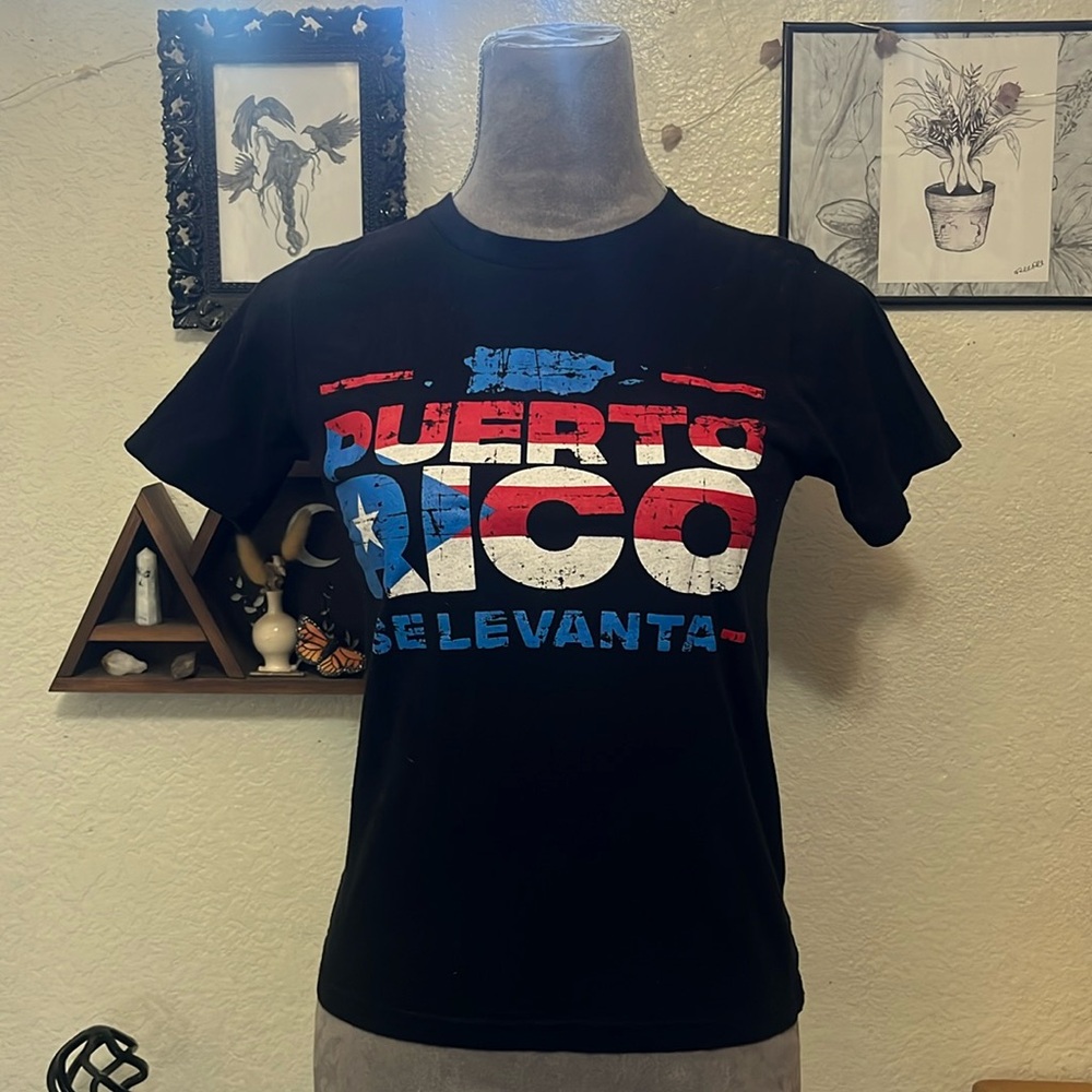 Puerto Rico SE LEVANTA tshirt